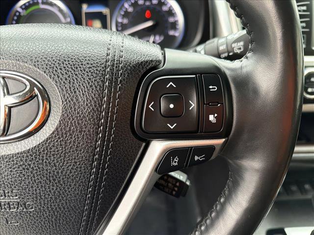 Used 2017 Toyota Highlander Limited Platinum image 16