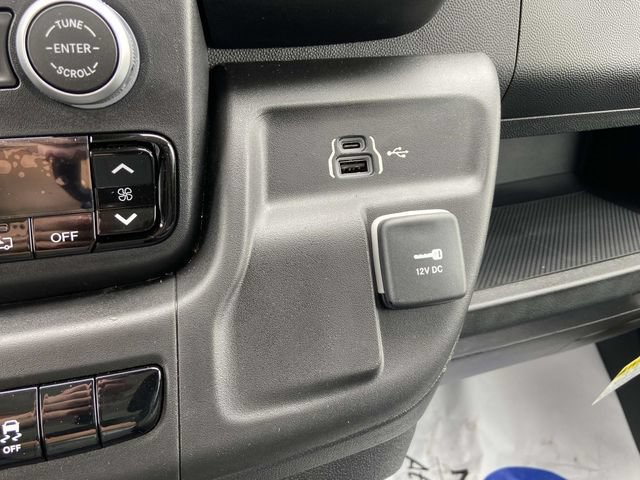 New 2024 RAM ProMaster 2500 w/ Convenience Group FWD image 21