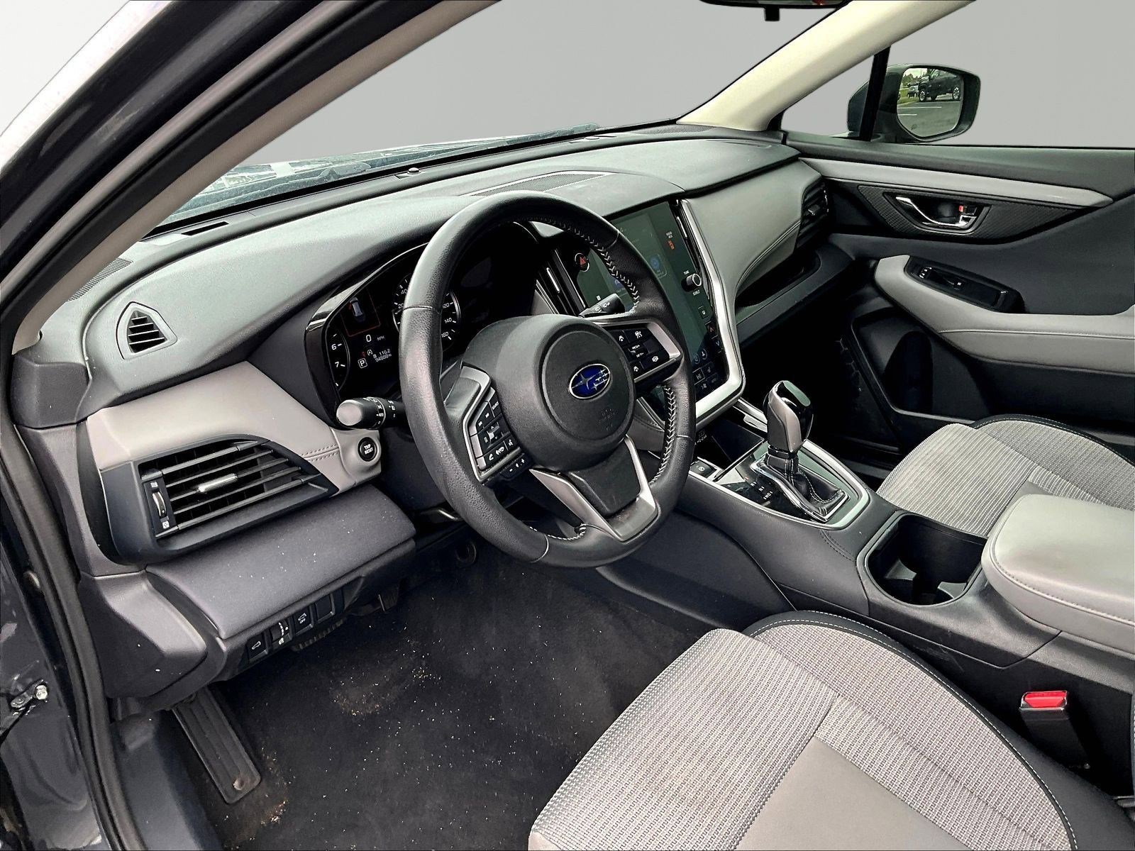 Used 2024 Subaru Outback Premium AWD/4WD image 16