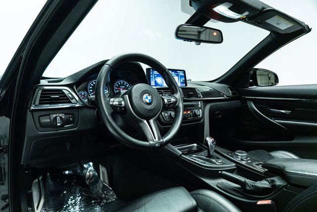 Used 2015 BMW M4 Convertible image 23