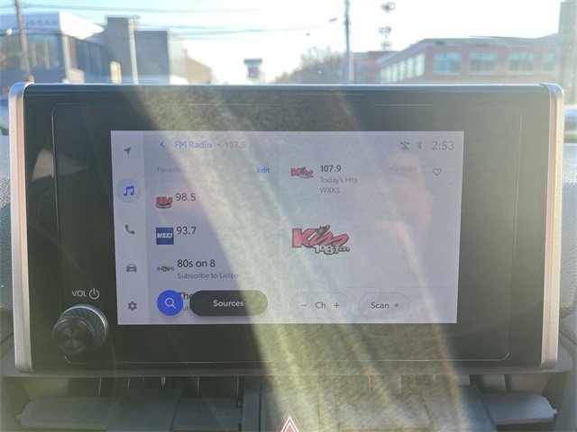 Used 2024 Toyota RAV4 SE image 16