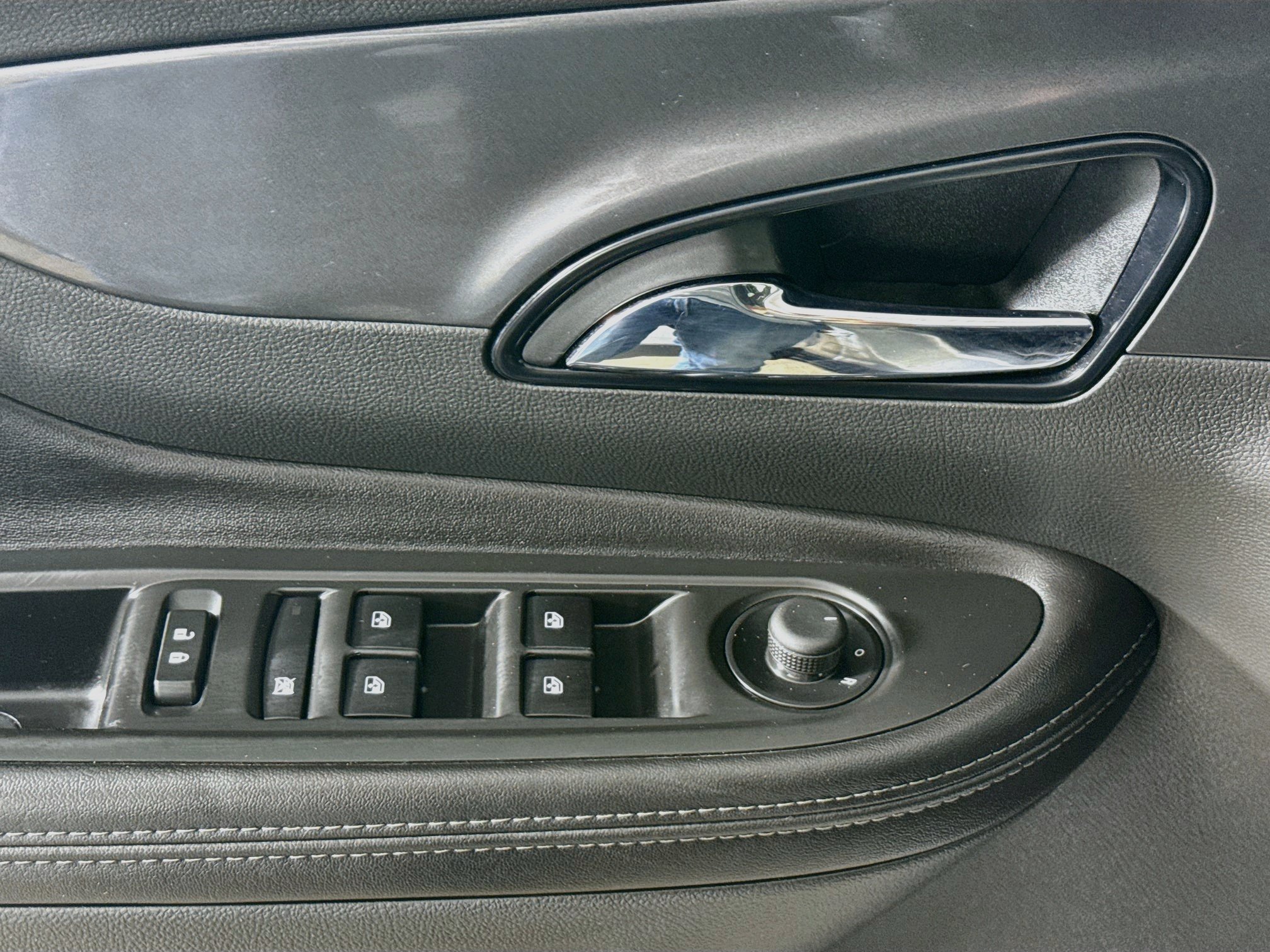 Used 2021 Buick Encore Preferred FWD image 20