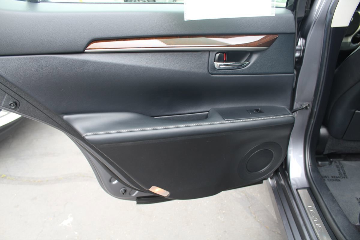 Used 2015 Lexus ES 350 w/ Luxury Package image 17