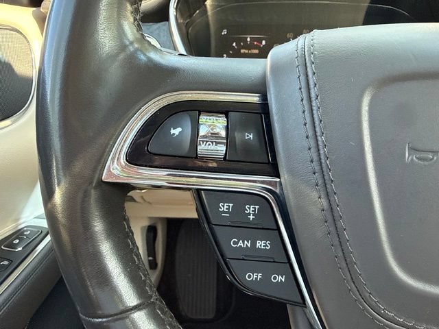 Used 2017 Lincoln Continental Select FWD image 17