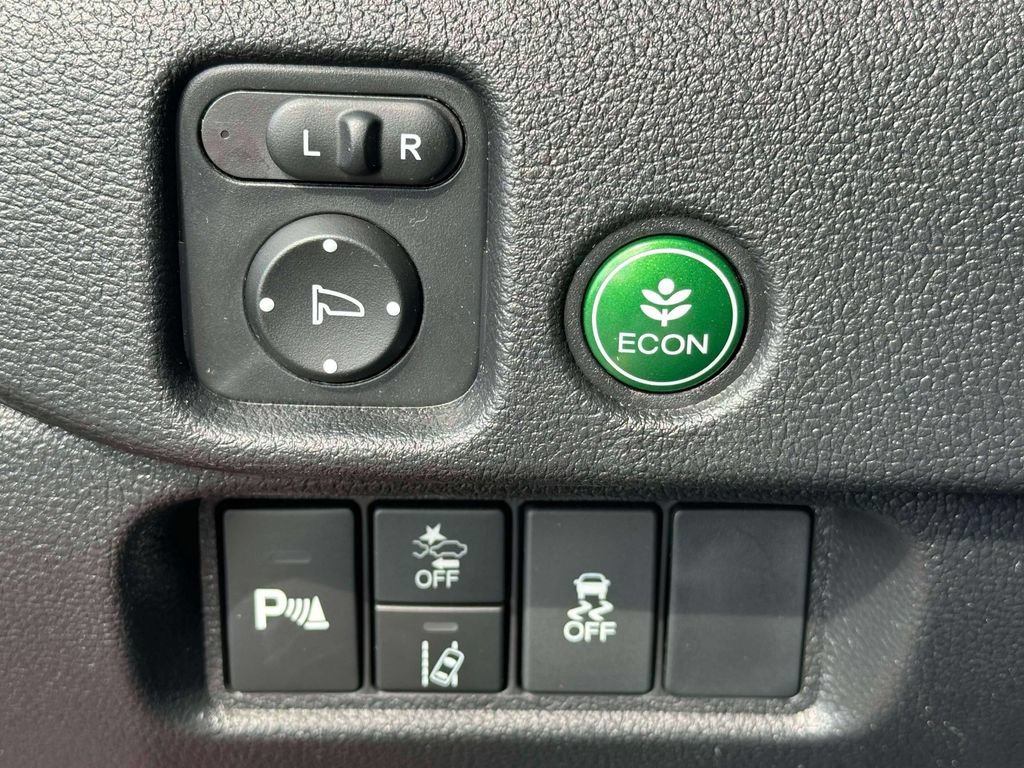 Certified 2025 Honda Passport EX-L image 19