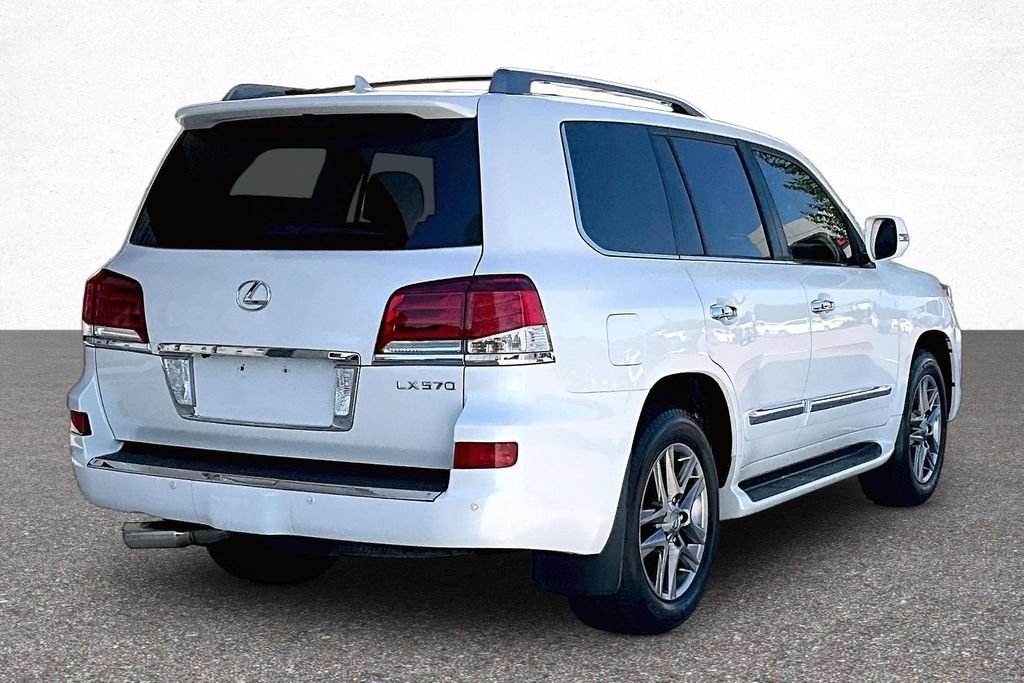 Used 2013 Lexus LX 570 4WD w/ Luxury Pkg image 7