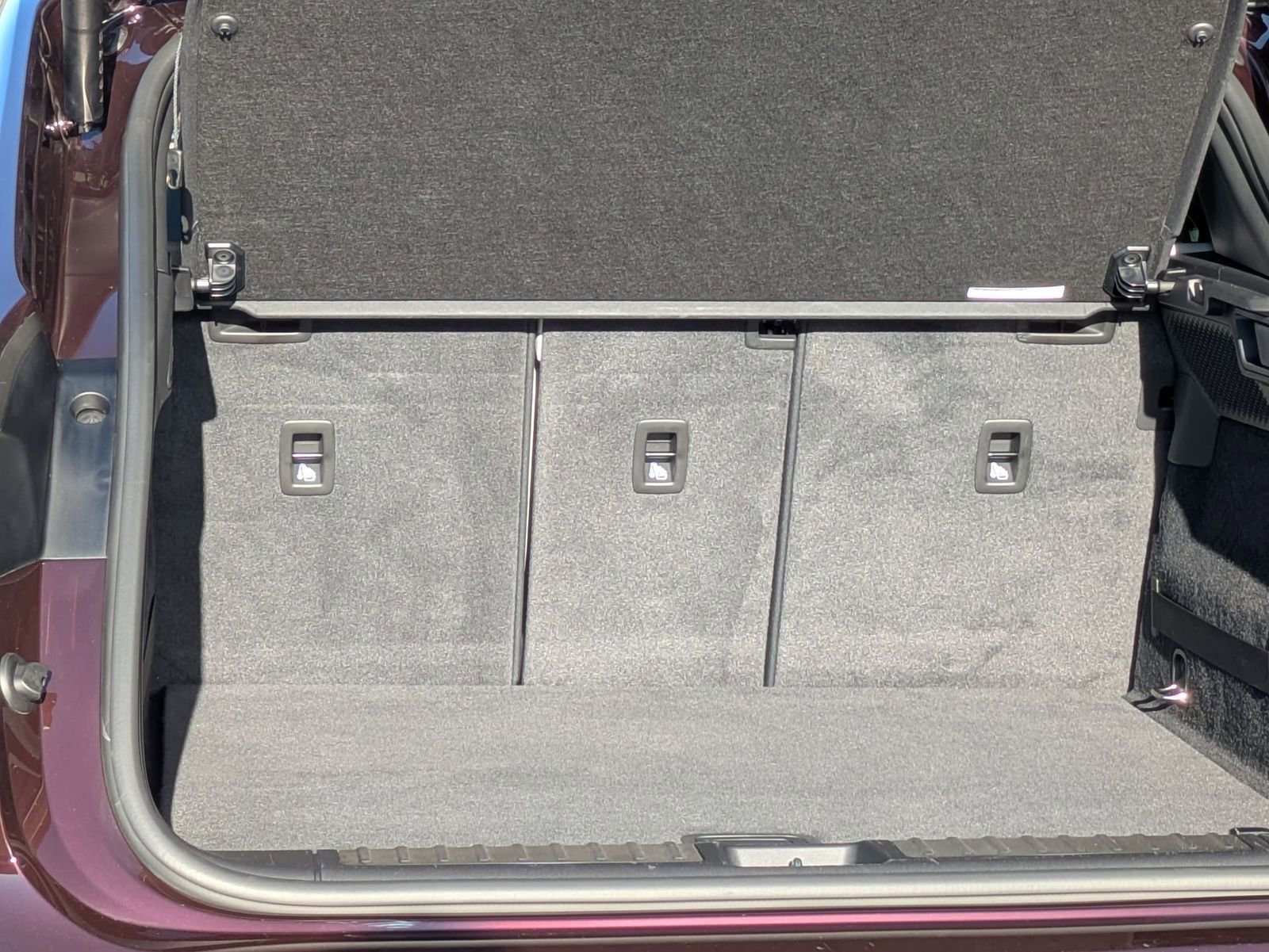 Certified 2025 Porsche Macan 4S Electric image 26