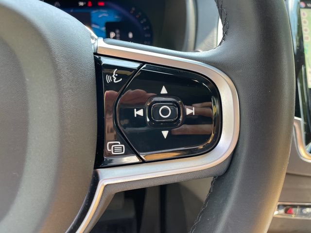 Used 2025 Volvo XC90 B5 Ultra w/ Protection Package Premier AWD/4WD image 33