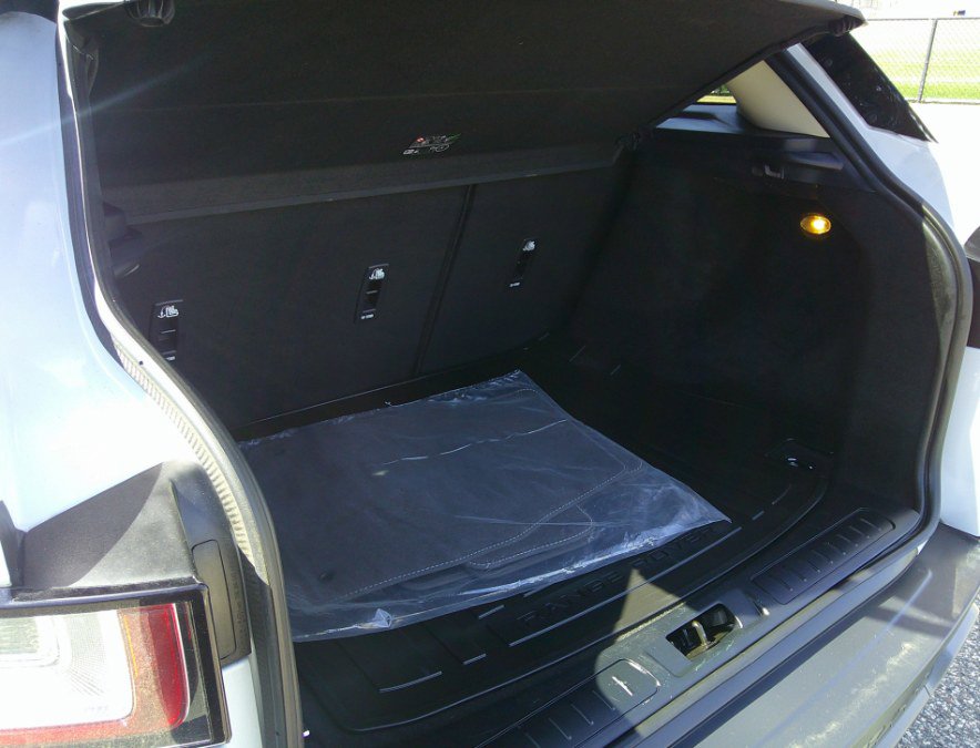 Used 2018 Land Rover Range Rover Evoque SE Premium image 15