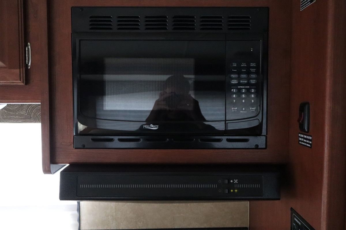 Used 2015 Ford E-450 and Econoline 450 Super Duty w/ Motorhome Prep Package image 36