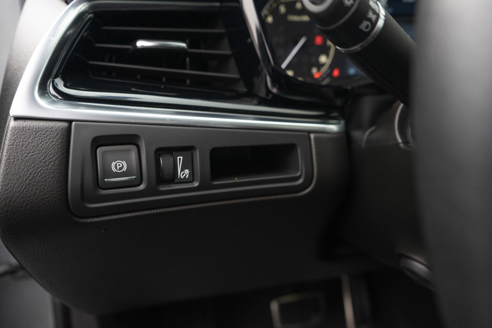 Used 2024 Cadillac XT6 Sport image 21