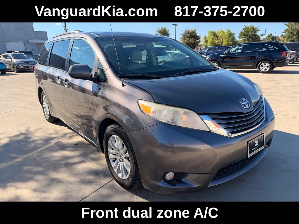 Used 2014 Toyota Sienna XLE FWD image 5