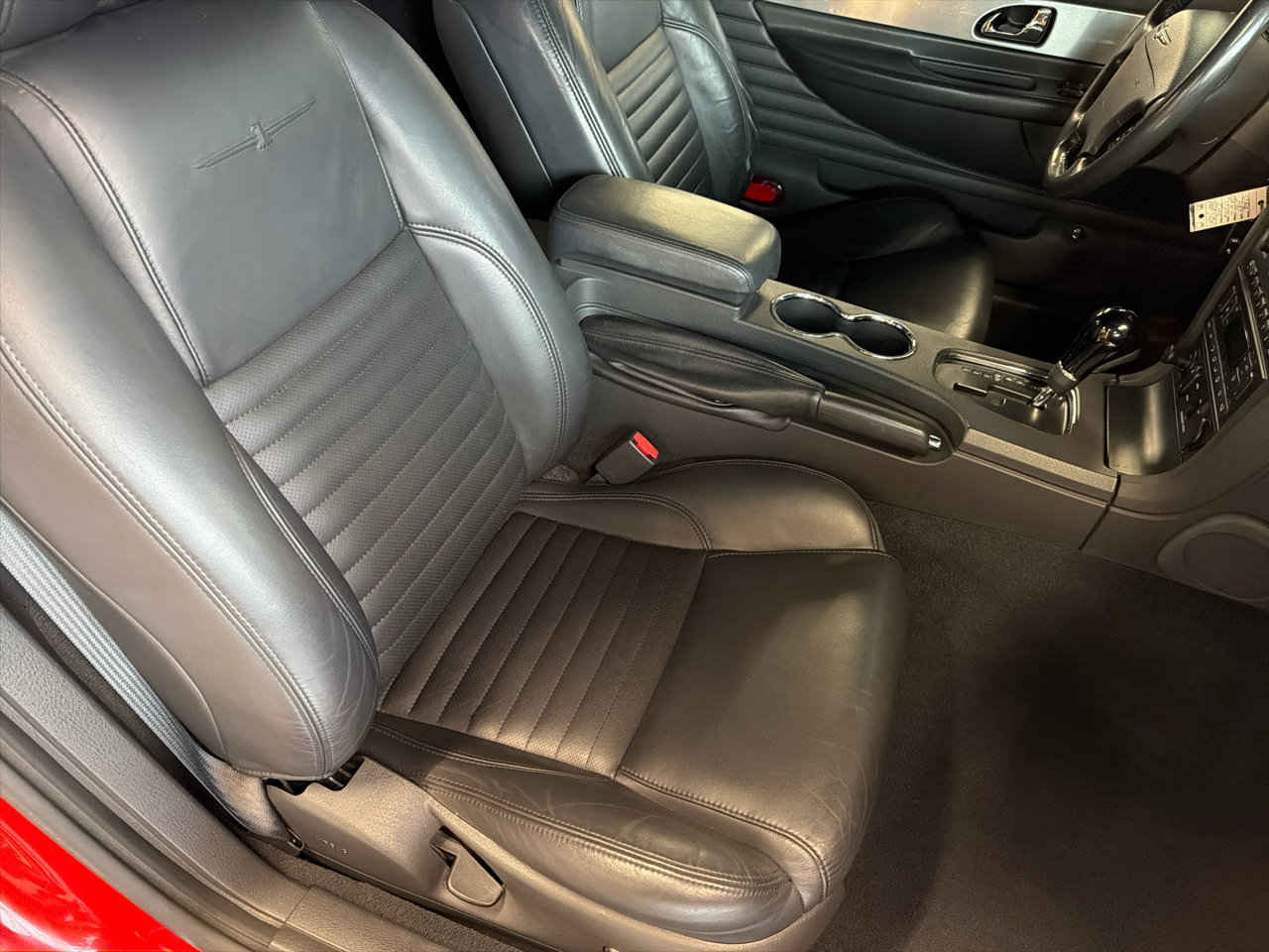 Used 2002 Ford Thunderbird Deluxe image 23