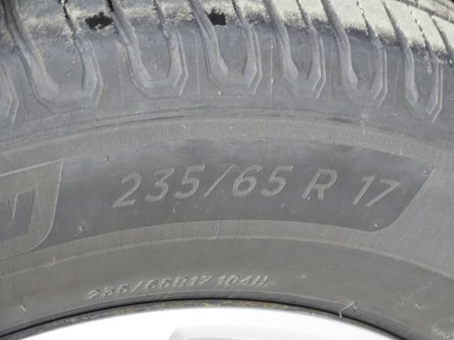 Used 2021 Chrysler Voyager L FWD image 40