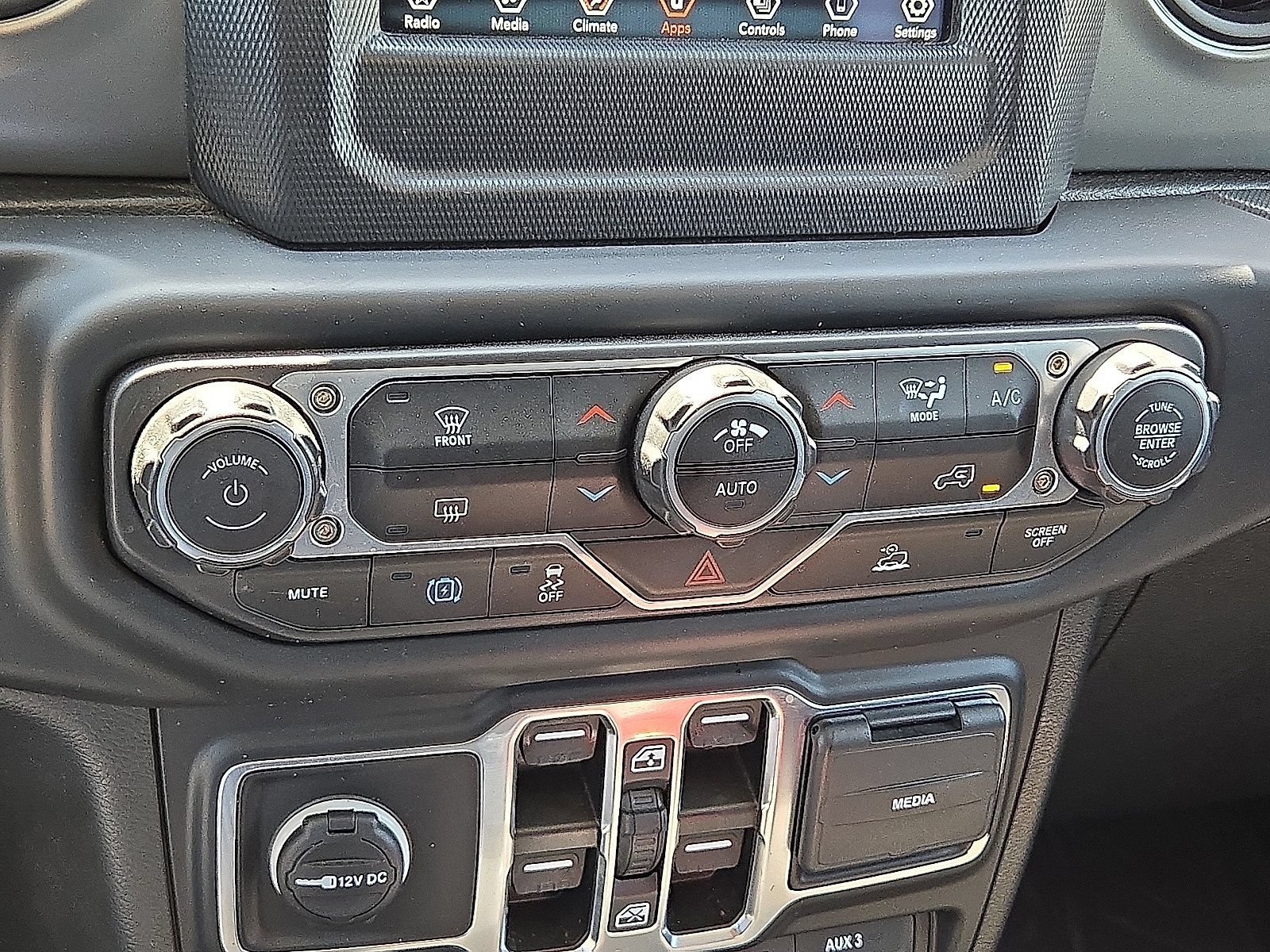 Used 2023 Jeep Wrangler Unlimited AWD/4WD image 28