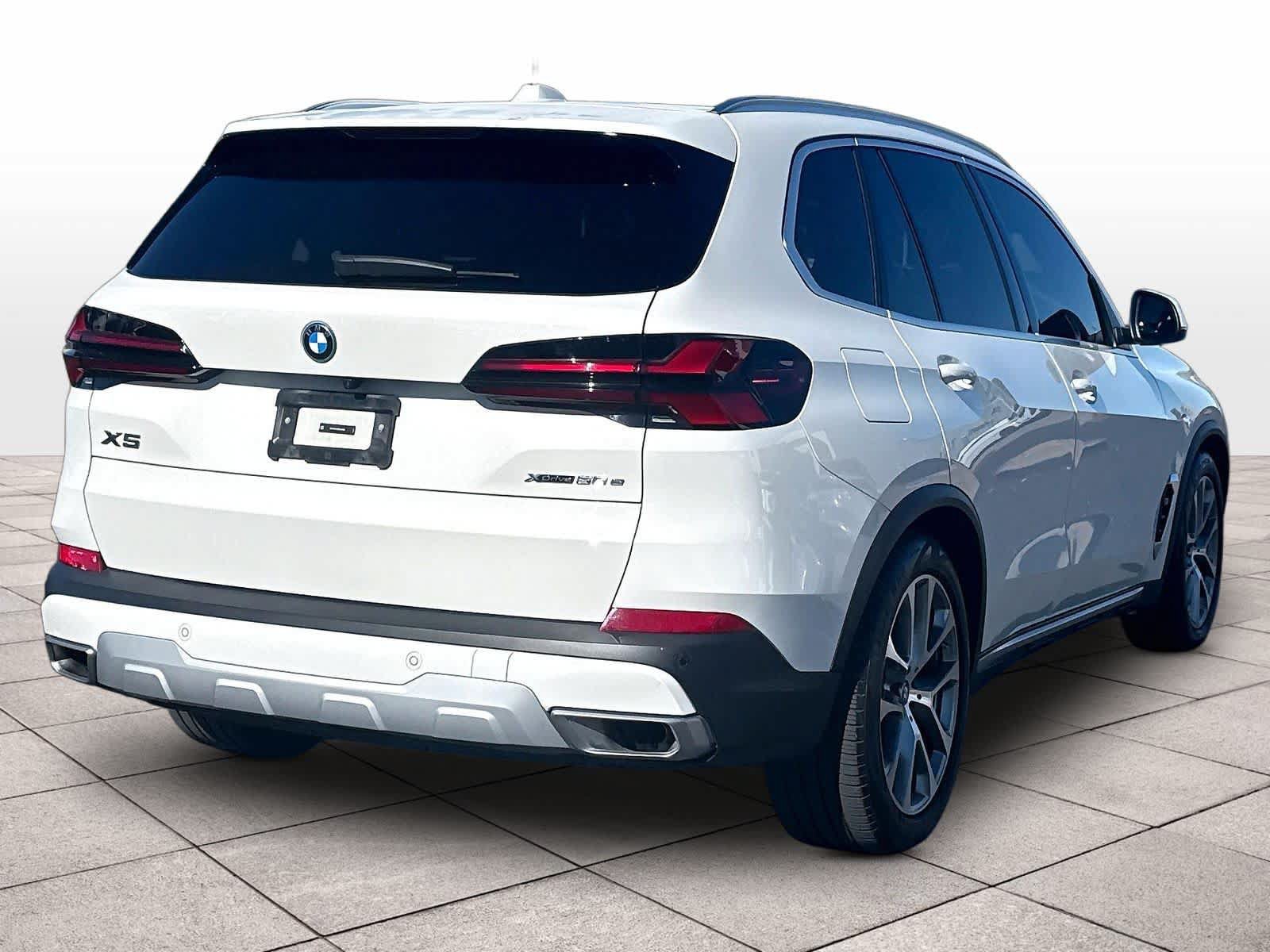 Used 2024 BMW X5 xDrive50e w/ Parking Assistance Package AWD/4WD image 9