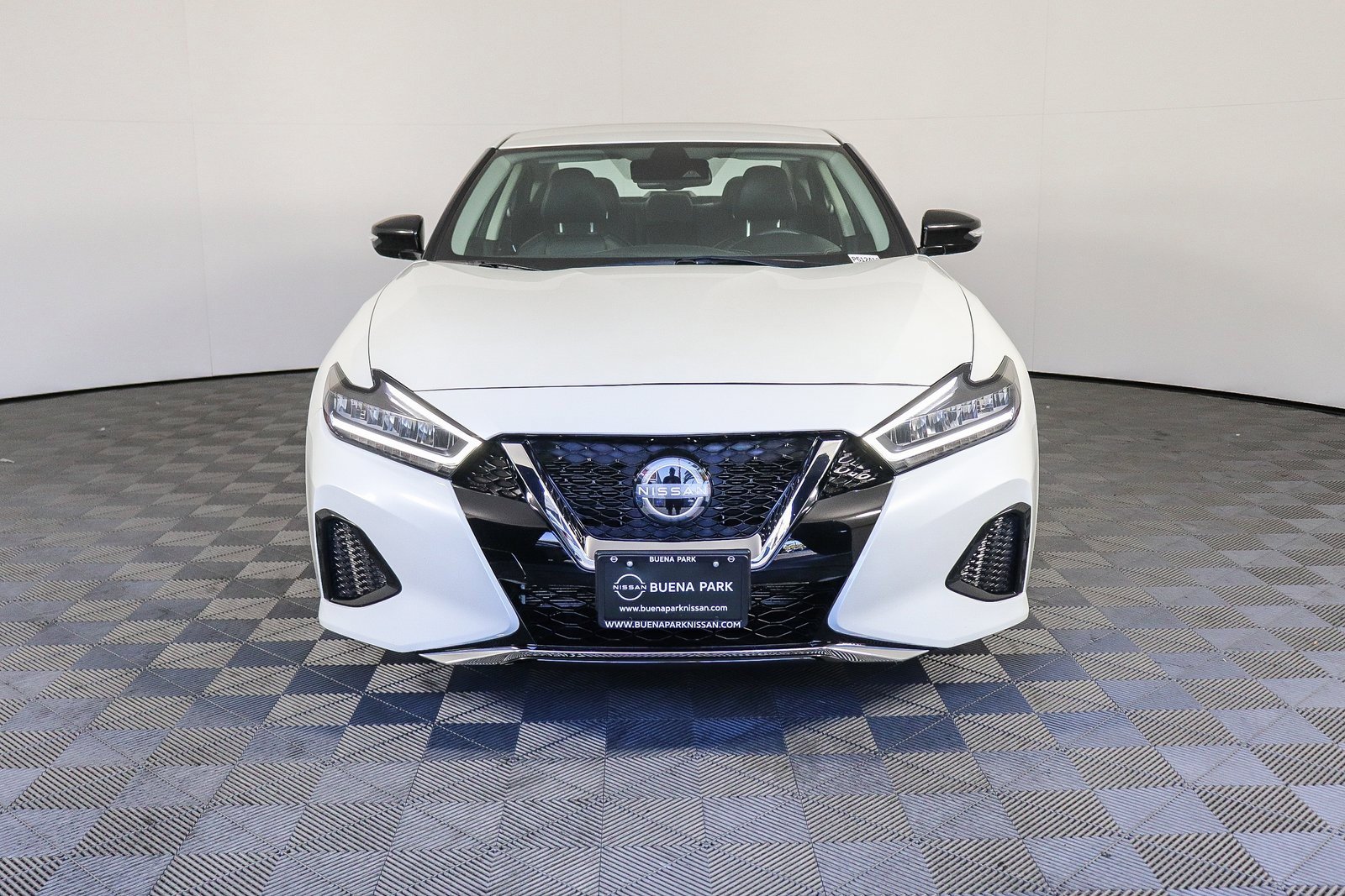 Used 2023 Nissan Maxima SV w/ Floor Mat Group image 2