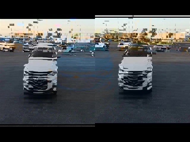 Used 2022 Chevrolet Malibu LS image 3