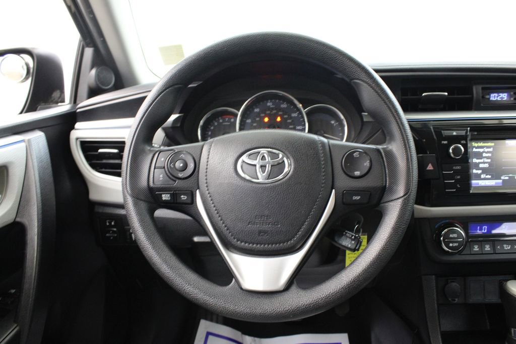 Used 2016 Toyota Corolla LE FWD image 18