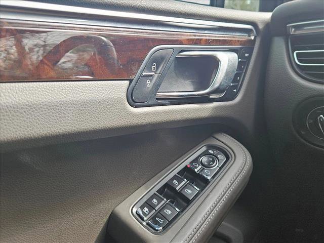 Used 2020 Porsche Macan S image 23