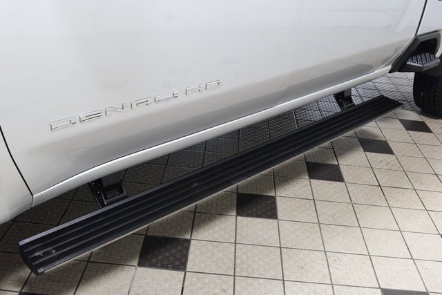 Used 2023 GMC Sierra 2500 Denali w/ Denali Ultimate Package image 30