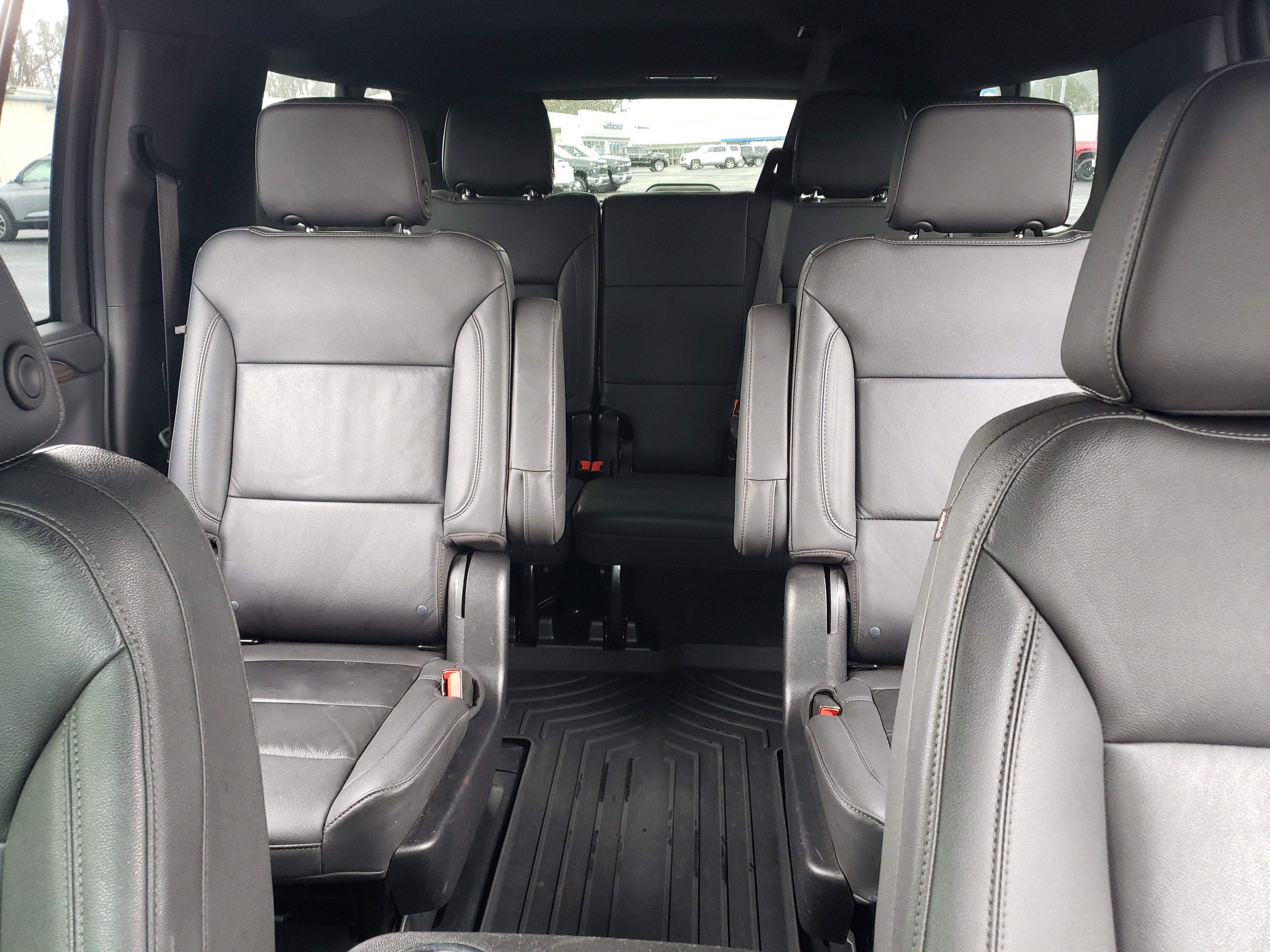 Used 2022 Chevrolet Suburban Z71 w/ Luxury Package image 33