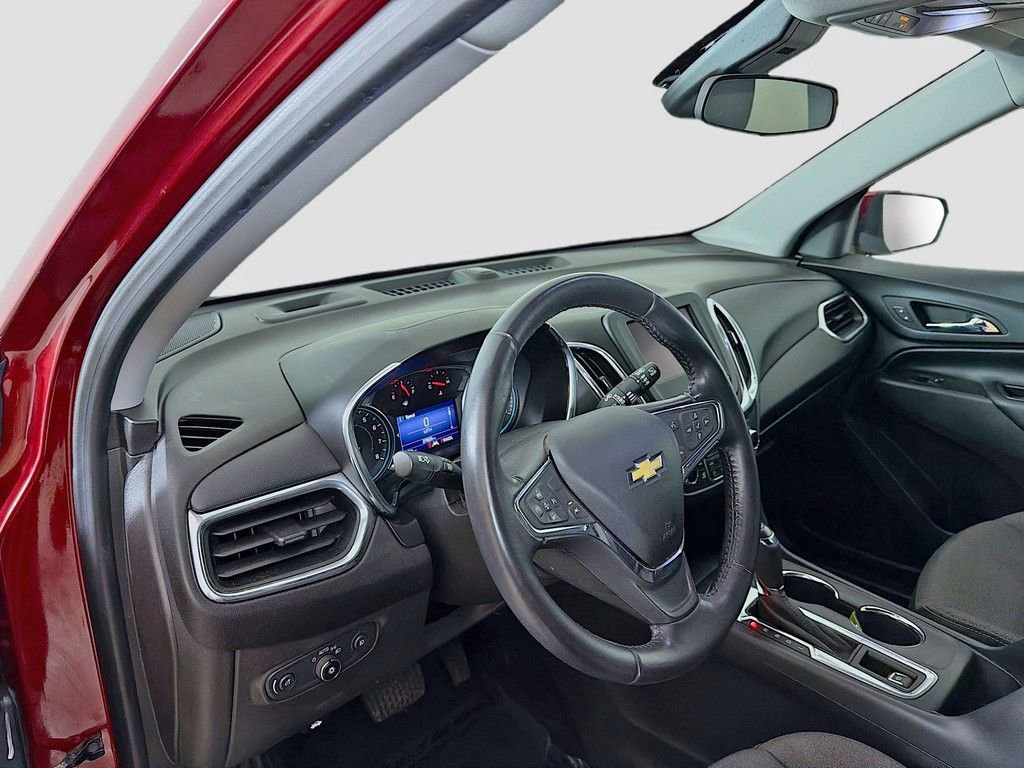 Used 2020 Chevrolet Equinox LT w/ Driver Convenience Package image 17