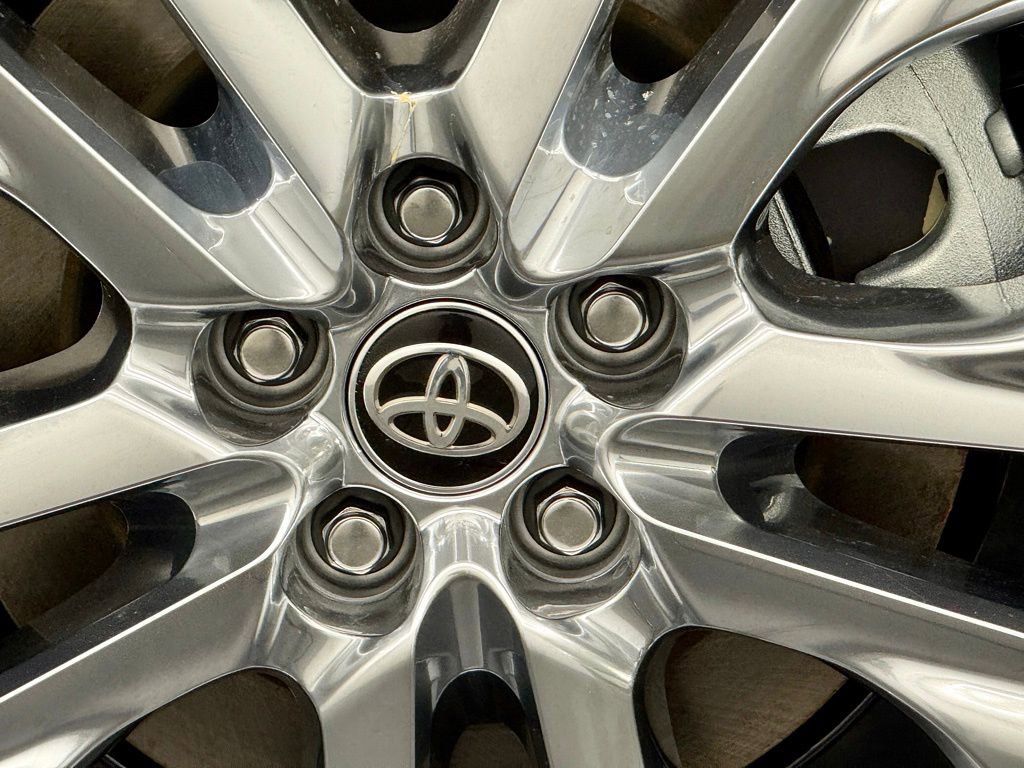 Used 2026 Toyota Highlander Limited image 15