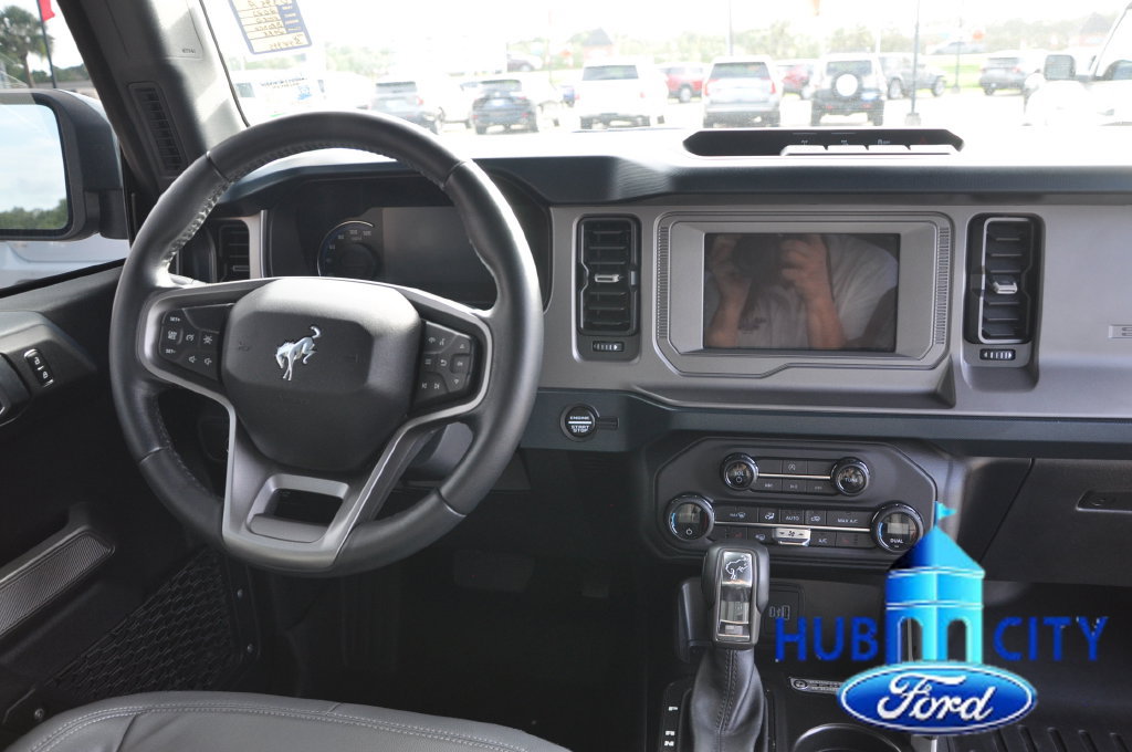 Used 2023 Ford Bronco Outer Banks AWD/4WD image 19