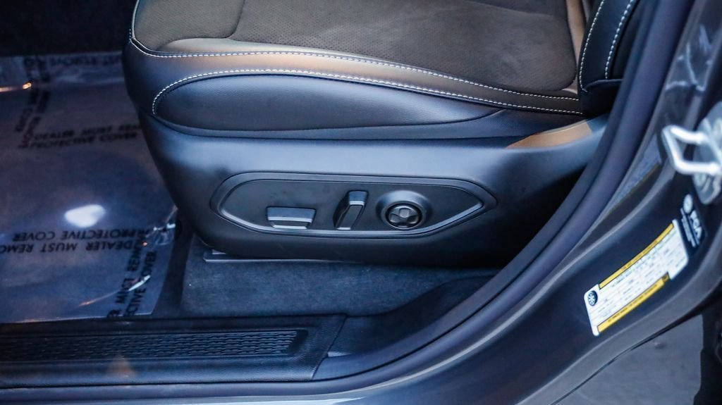 New 2025 Jeep Grand Cherokee Altitude image 23