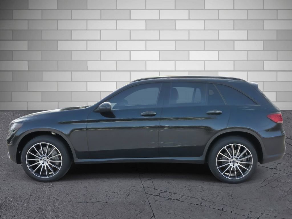Used 2022 Mercedes-Benz GLC 300 image 2