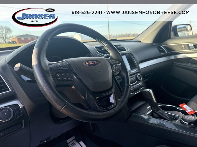 Used 2017 Ford Explorer XLT w/ Equipment Group 202A image 11