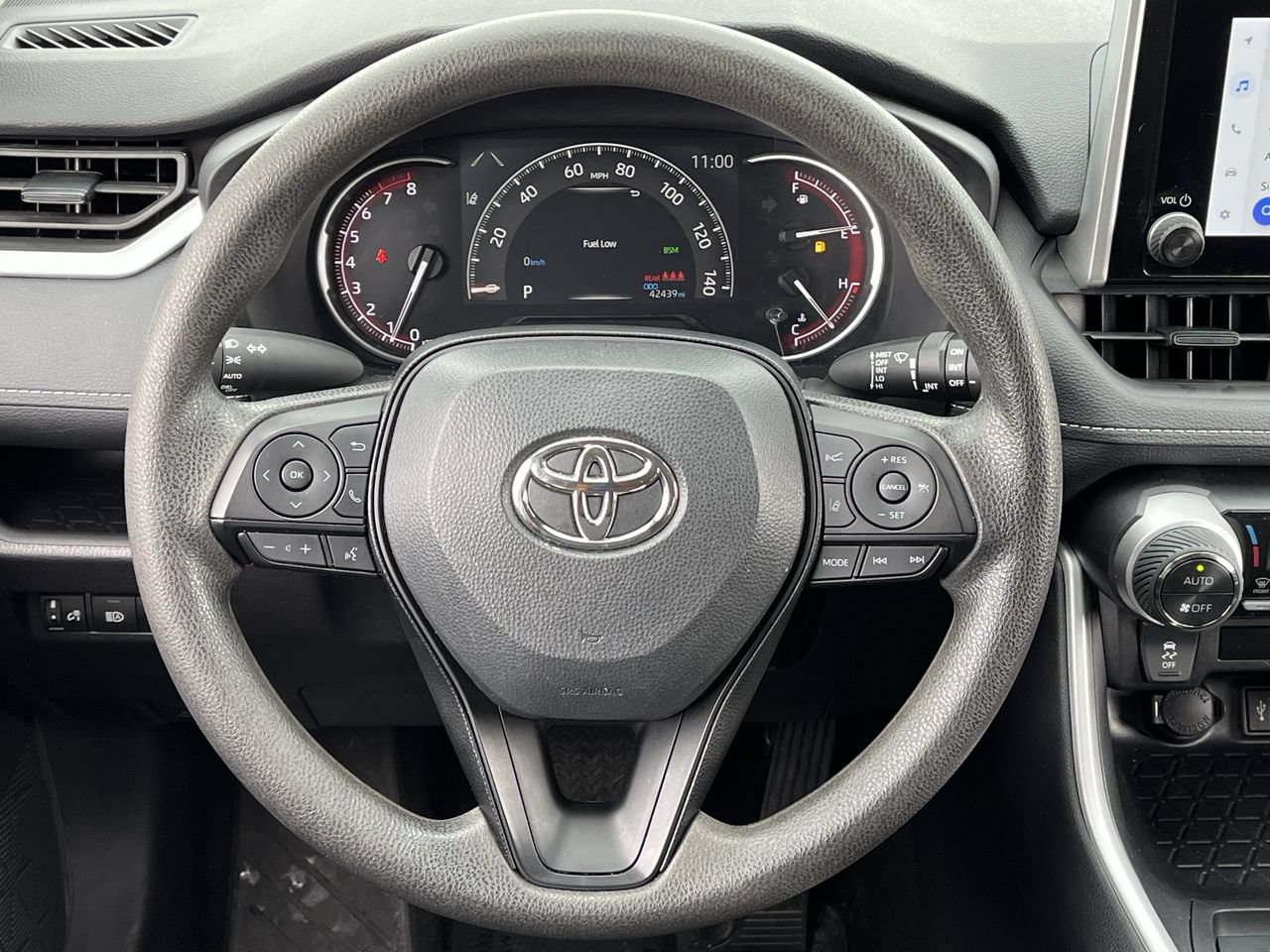 Used 2025 Toyota RAV4 XLE AWD/4WD image 11