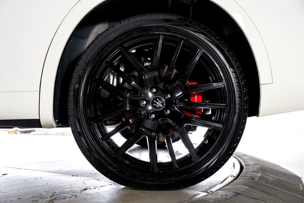 Used 2022 Maserati Levante GT image 13