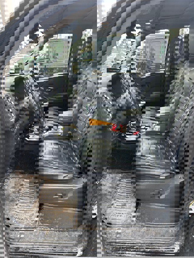 Used 2024 Nissan Frontier SL w/ Technology Package image 9