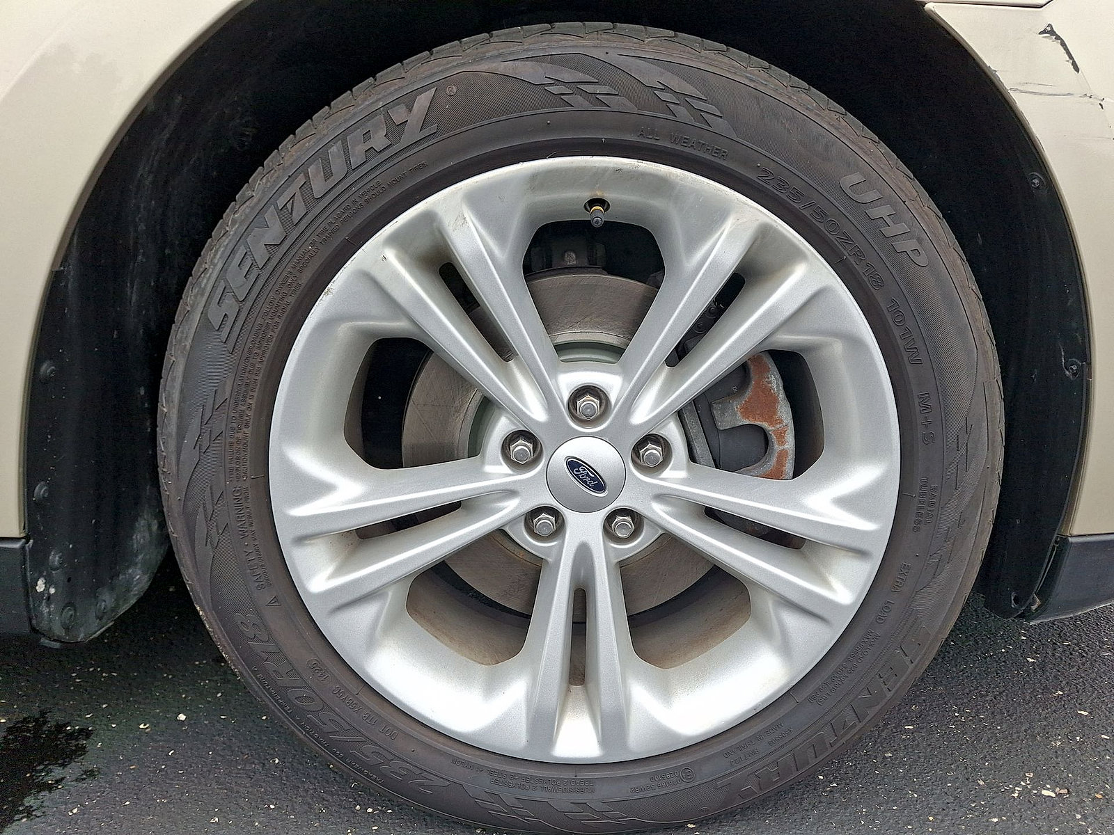 Used 2017 Ford Taurus SE FWD image 26