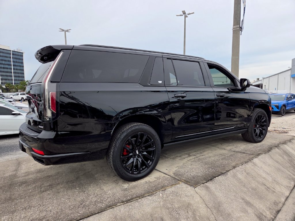 Used 2021 Cadillac Escalade ESV Sport w/ Driver Assist Tech Package RWD image 30