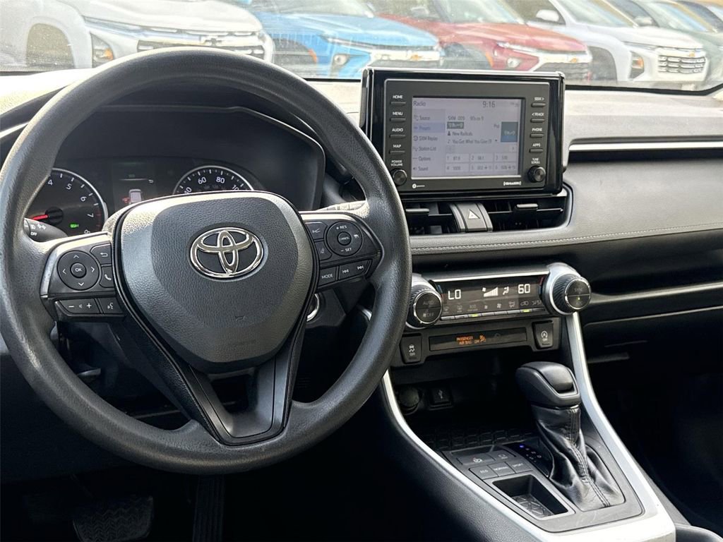 Used 2020 Toyota RAV4 XLE FWD image 18