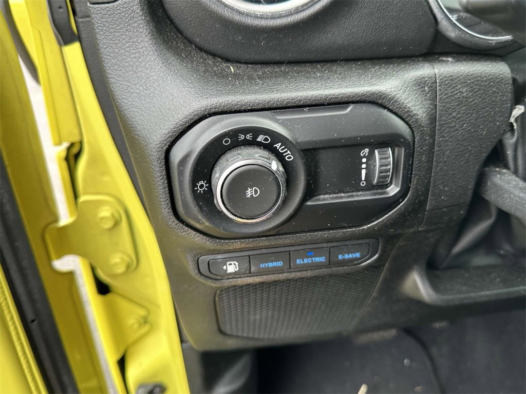 Used 2023 Jeep Wrangler Unlimited Sahara w/ Cold Weather Group image 23