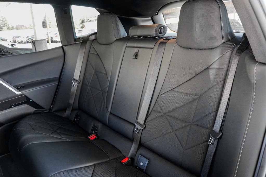 Used 2025 BMW iX xDrive50 w/ Premium Package image 19