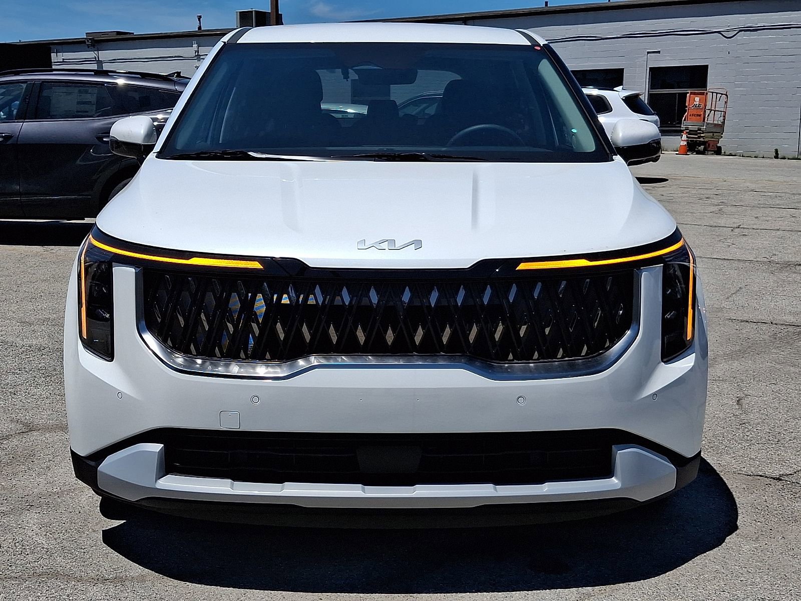 New 2026 Kia Carnival LXS FWD image 3
