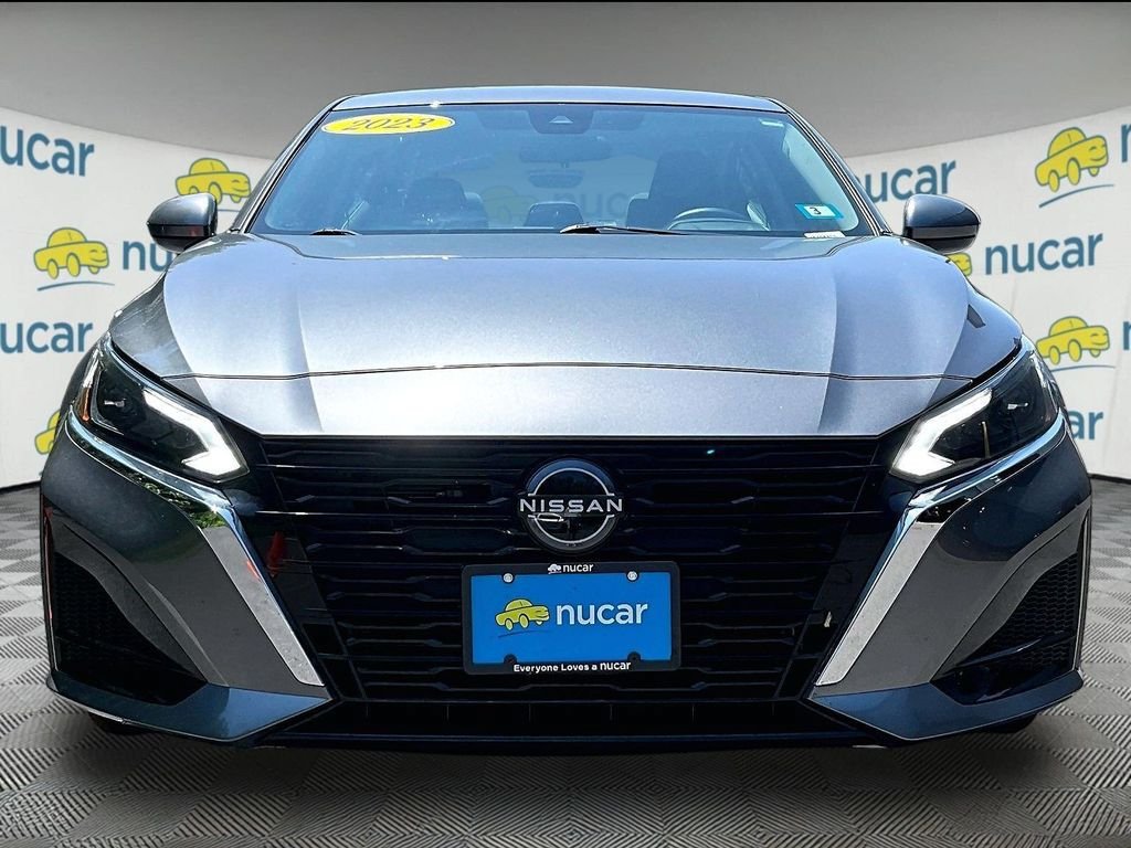 Used 2023 Nissan Altima 2.5 SV AWD/4WD image 2