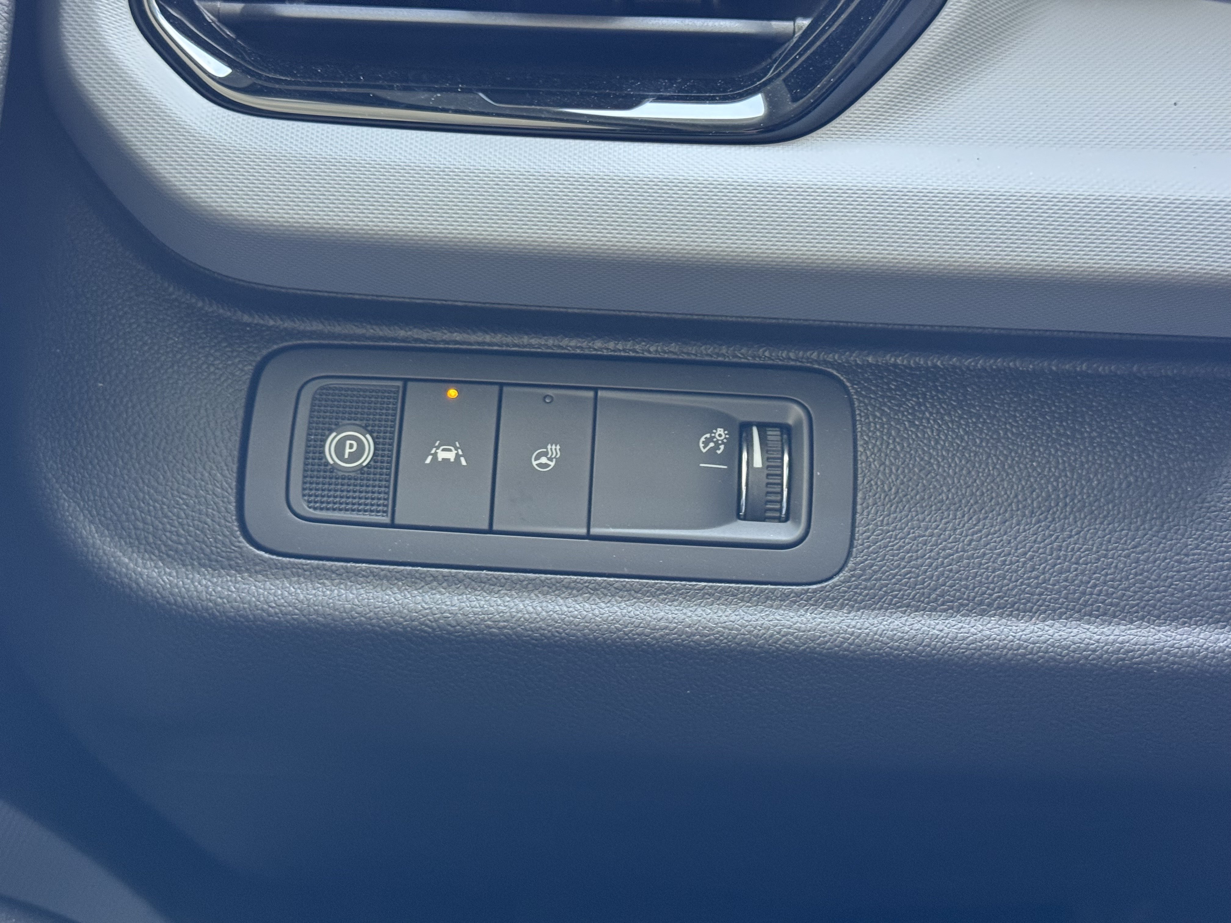 New 2027 Chevrolet Bolt RS w/ Technology Package FWD image 25