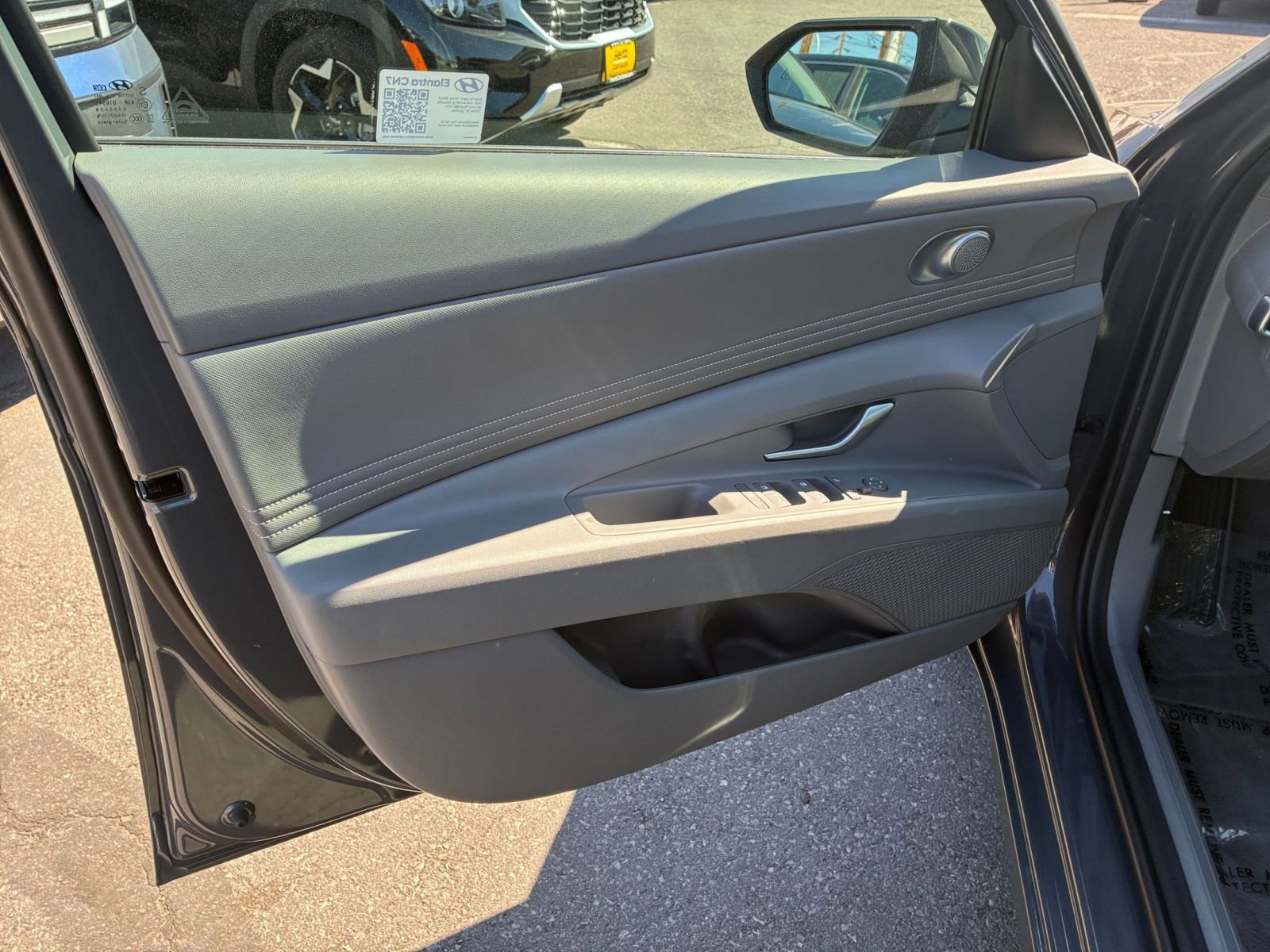 Used 2025 Hyundai Elantra SEL FWD image 18