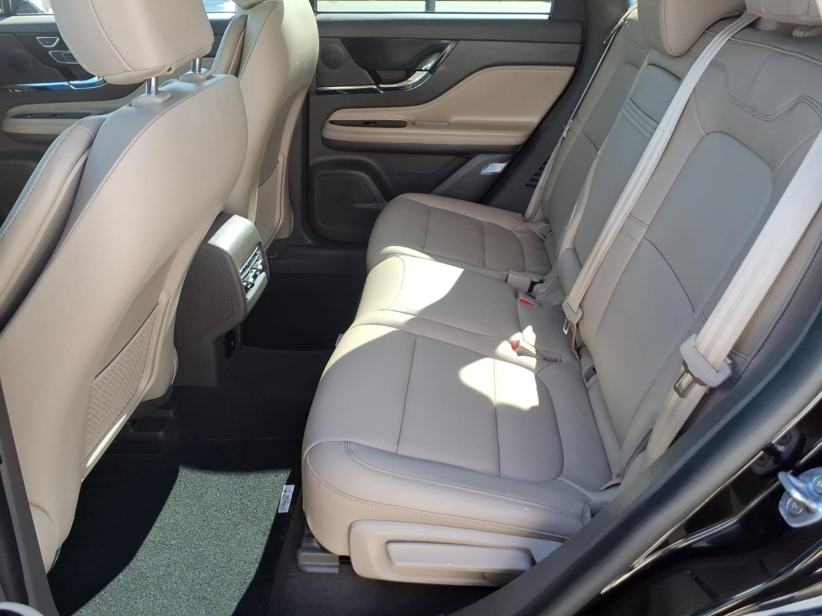 Certified 2024 Lincoln Corsair AWD image 25