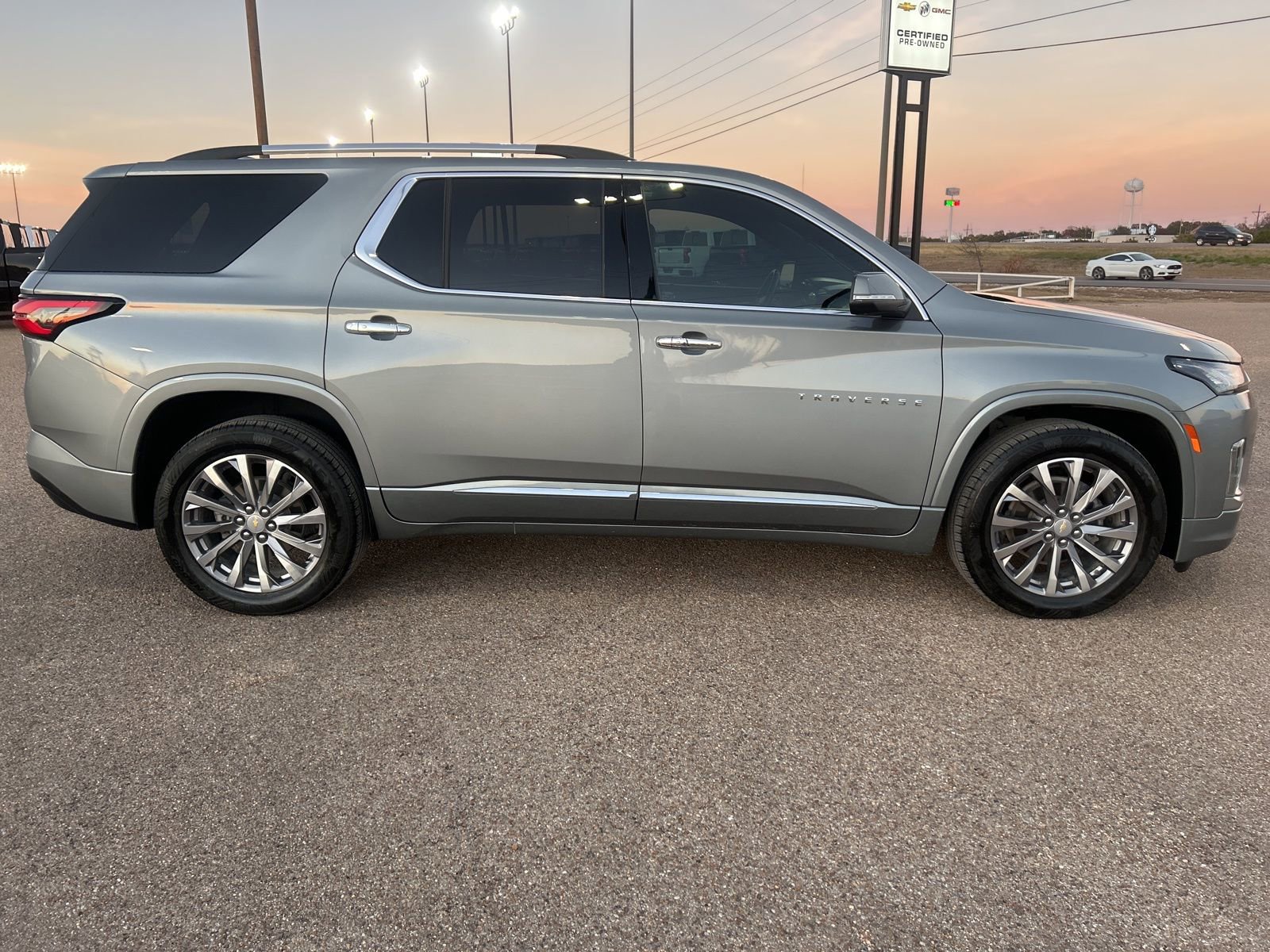 Used 2023 Chevrolet Traverse Premier w/ LPO, Cargo Package image 6