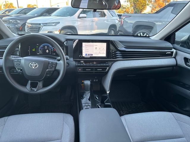 Used 2025 Toyota Camry LE image 12