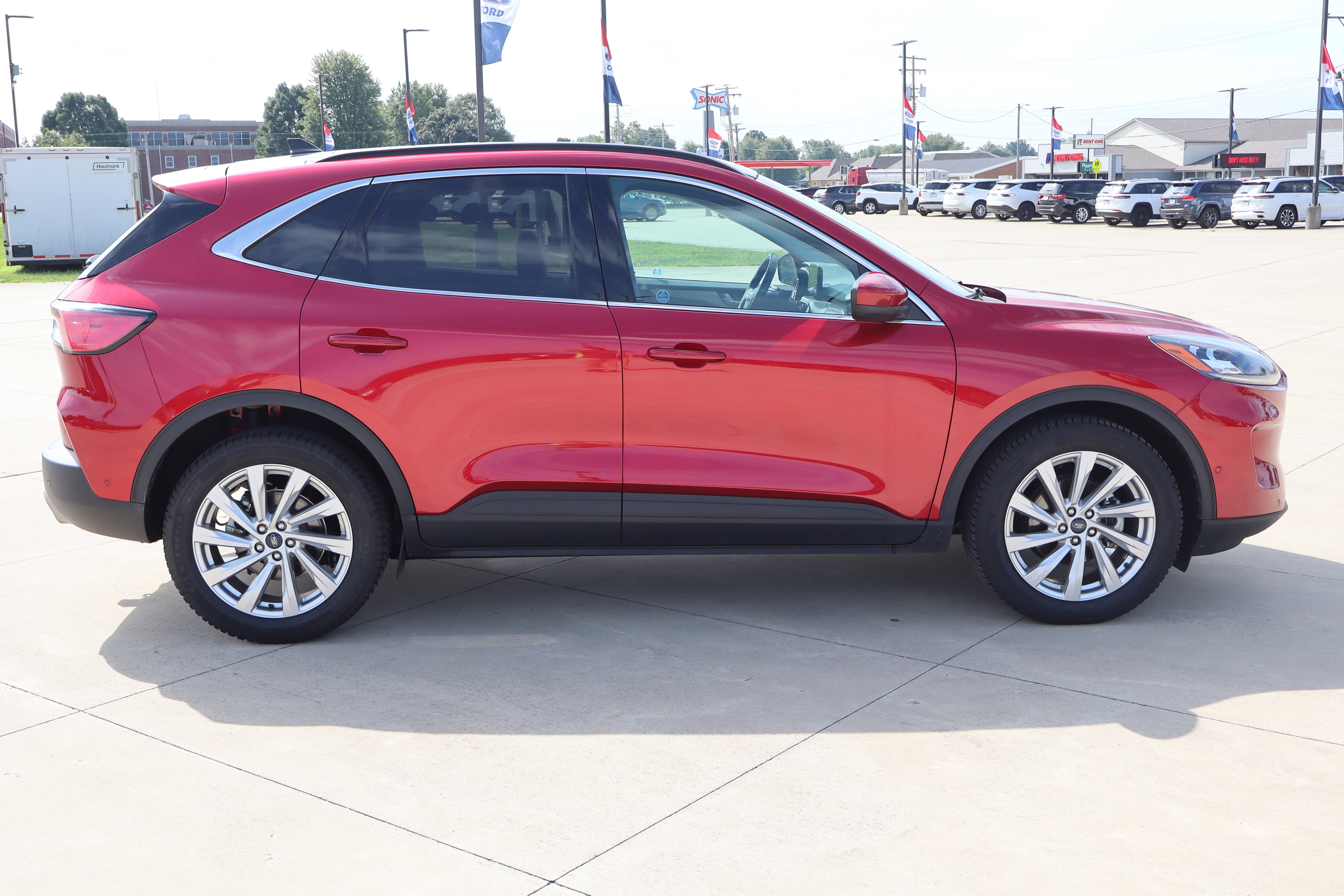 Used 2022 Ford Escape Titanium w/ Titanium Elite Package image 5