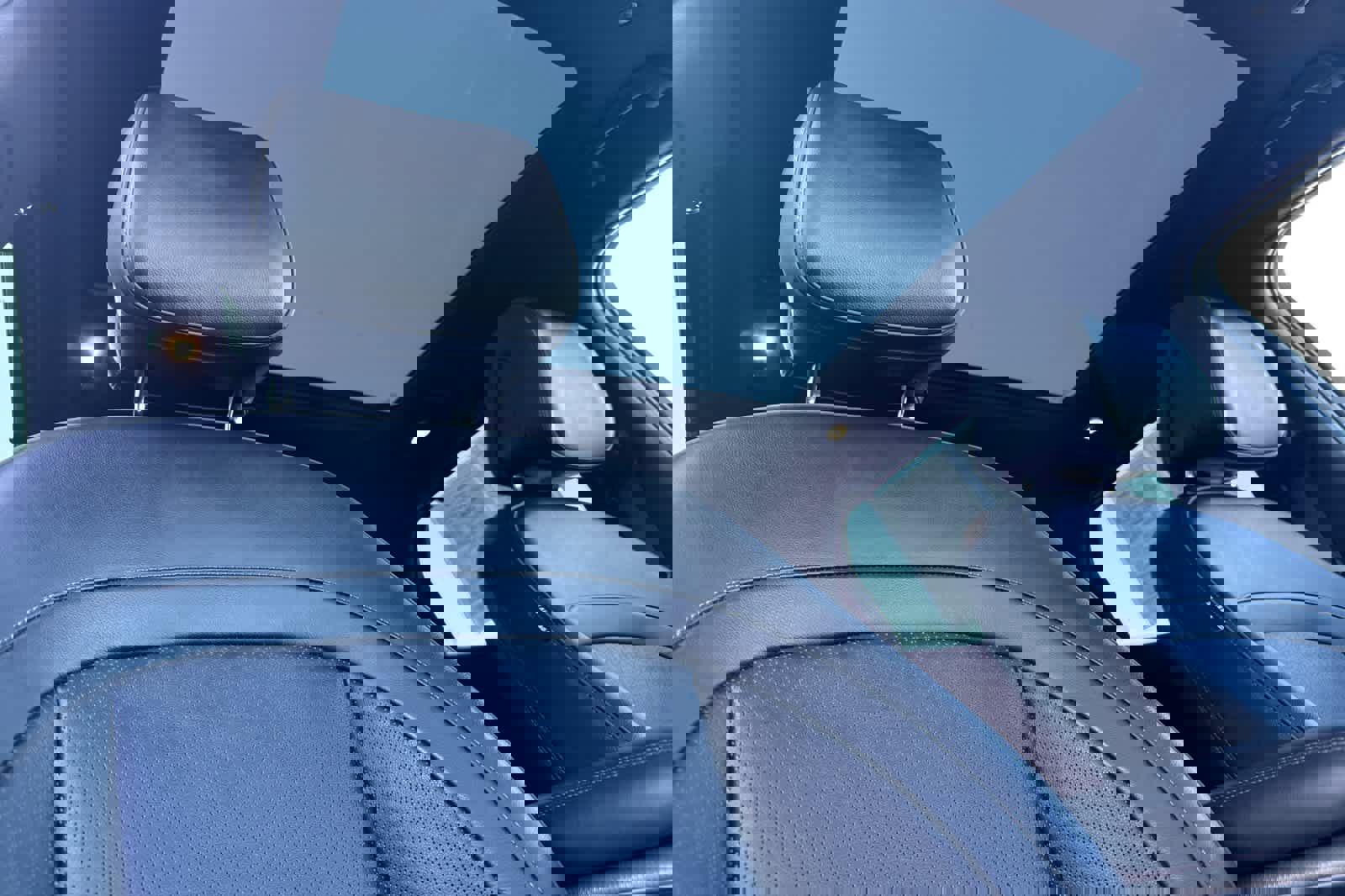 Used 2023 Genesis GV60 Advanced image 18