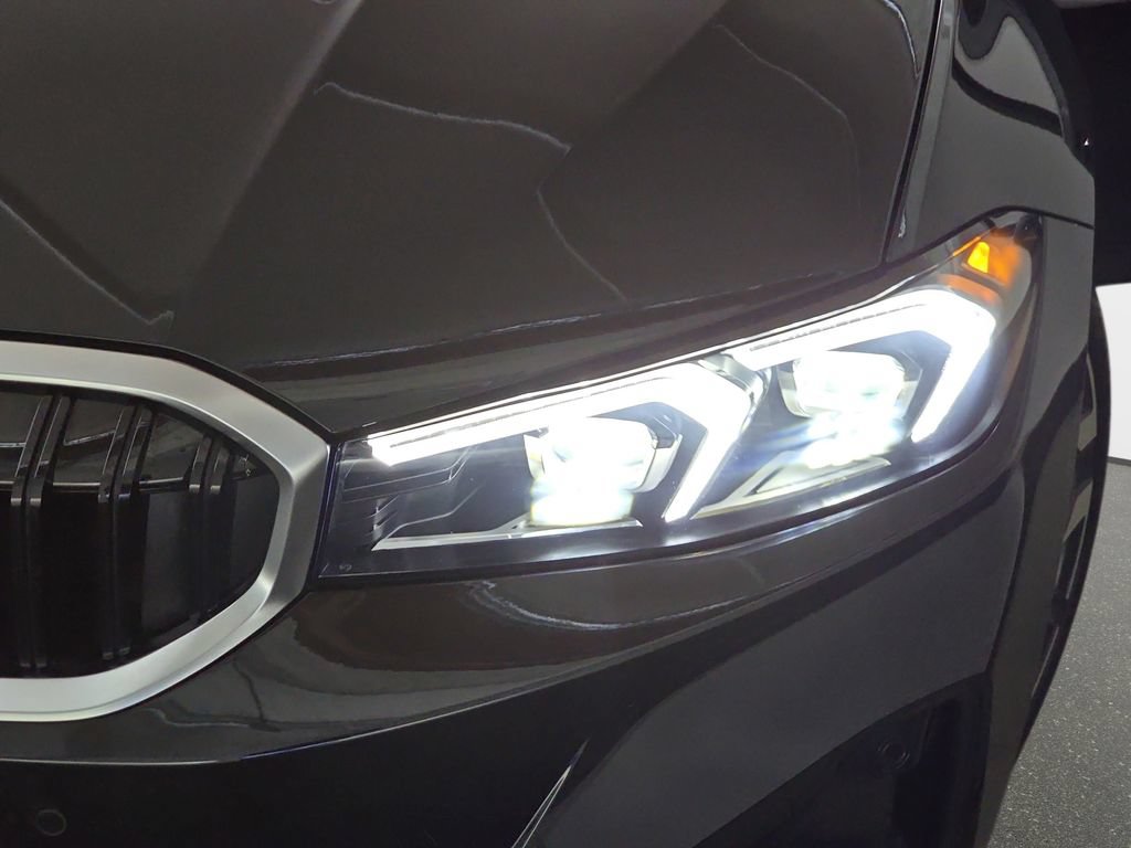 Used 2026 BMW 330i xDrive Sedan w/ Premium Package AWD/4WD image 33